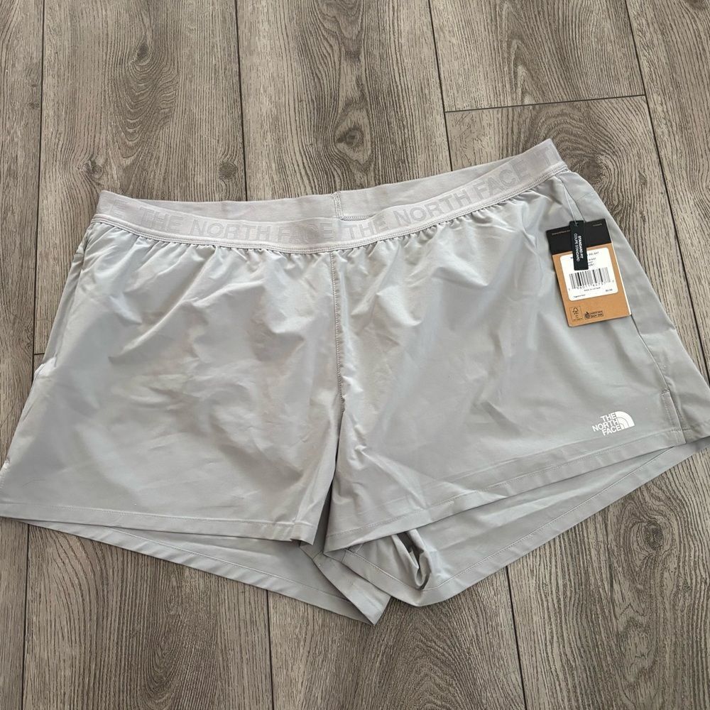 The north face woman’s wander shorts very comfy elastic waist band